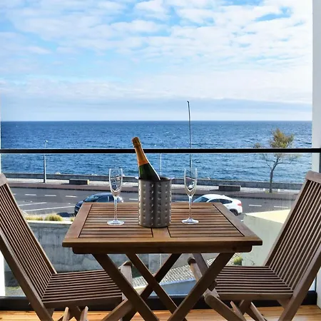 Ocean Blue Apartment *